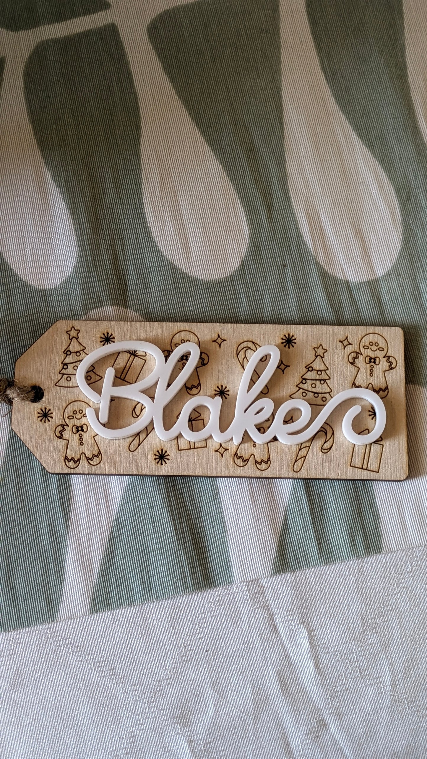 Timber personalised gift tag